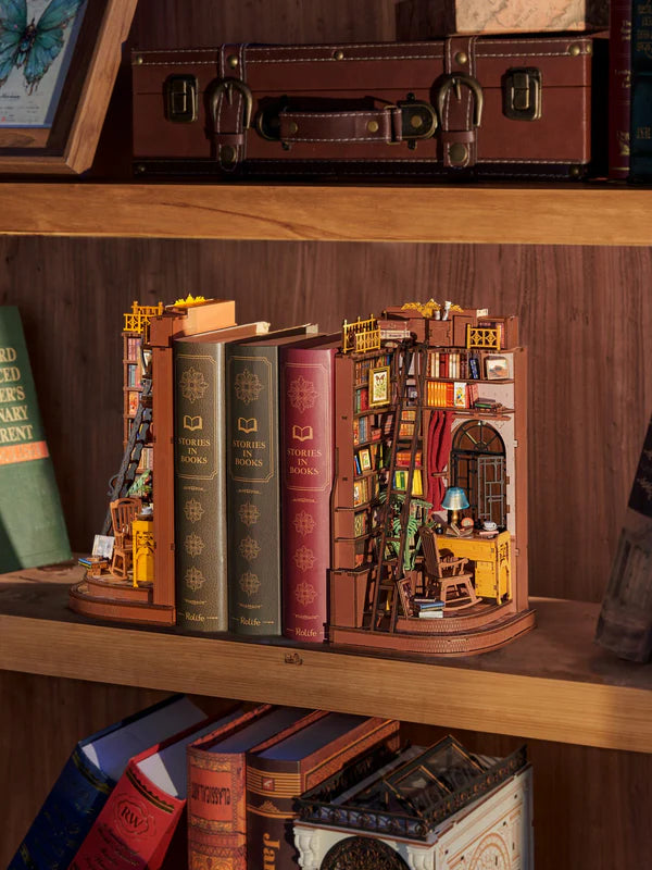 Book Nook: "Silent Corner Study"